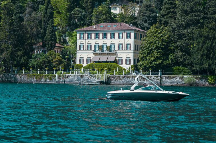 wewakecomo-boat-tour-lake-como-wakesurf-wakeboard-charter-lake-como-revenge